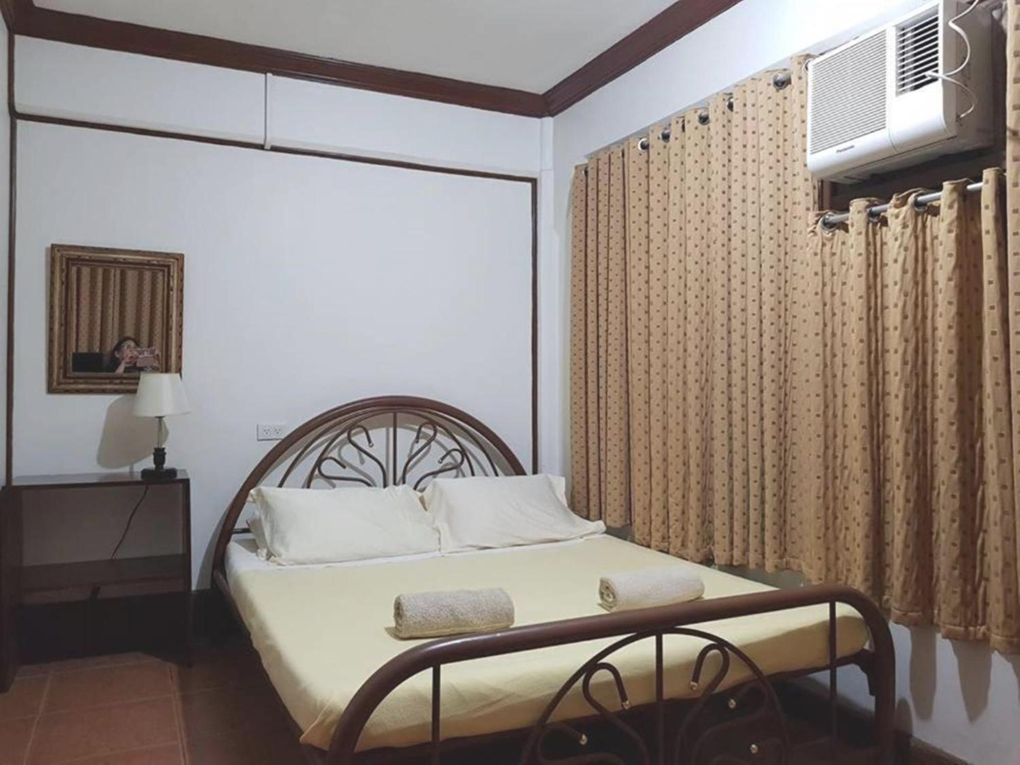 คาซา เท็นเทย์ Bed & Breakfast อีโลอีโลซิตี้ ภายนอก รูปภาพ