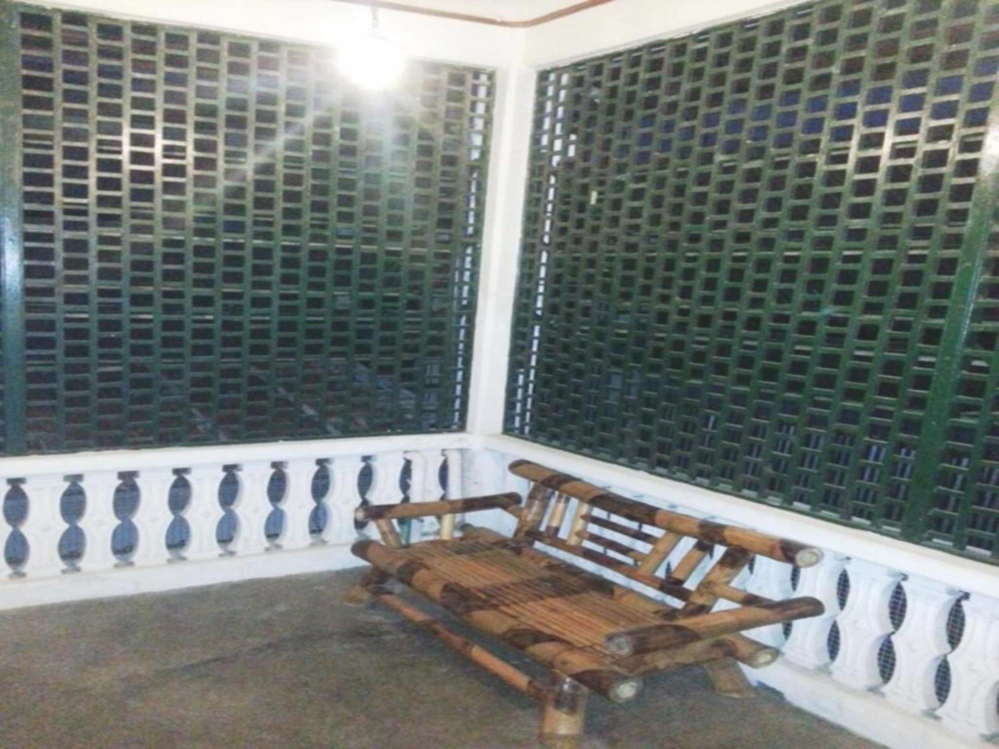 คาซา เท็นเทย์ Bed & Breakfast อีโลอีโลซิตี้ ภายนอก รูปภาพ