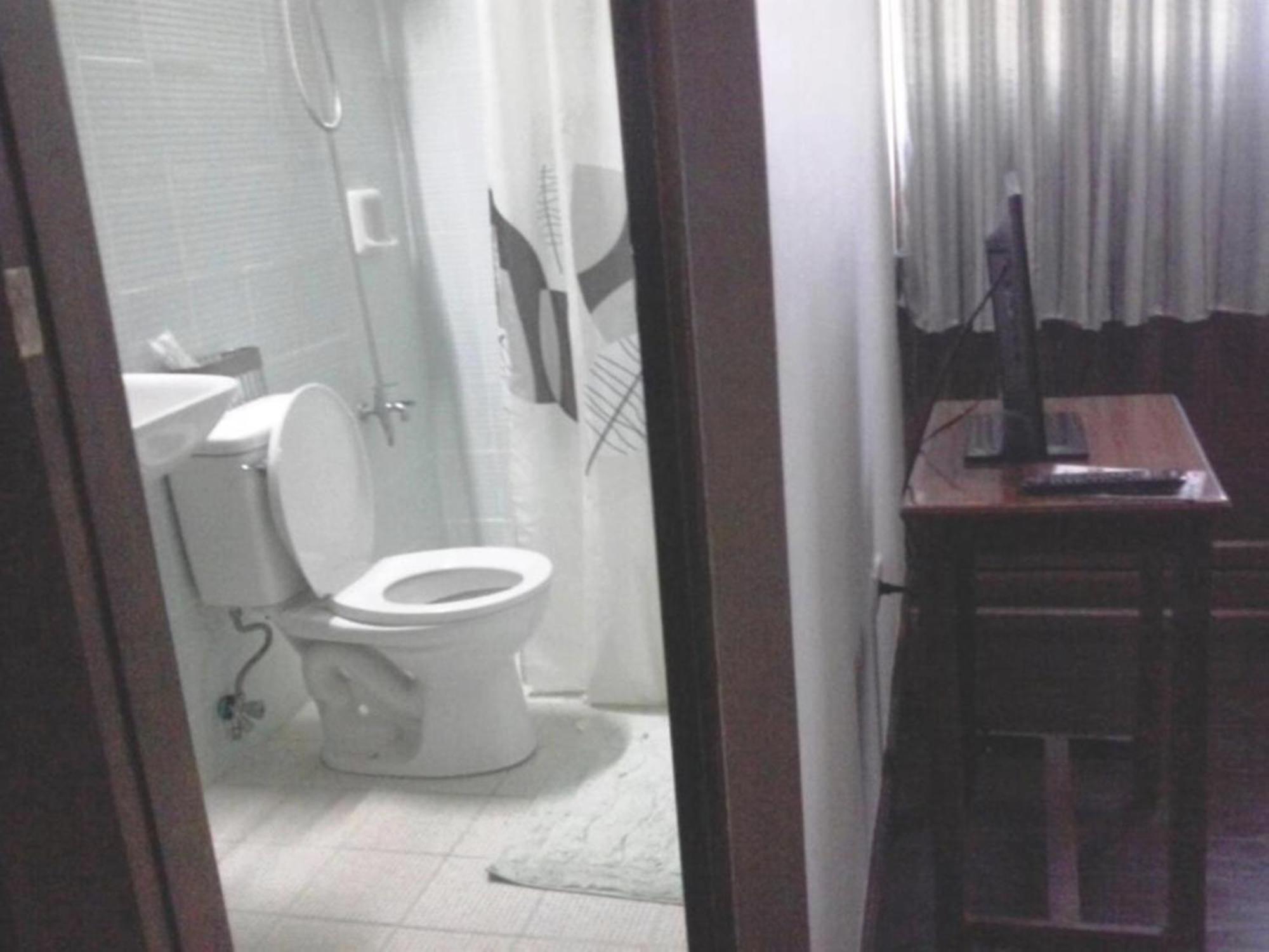 คาซา เท็นเทย์ Bed & Breakfast อีโลอีโลซิตี้ ภายนอก รูปภาพ