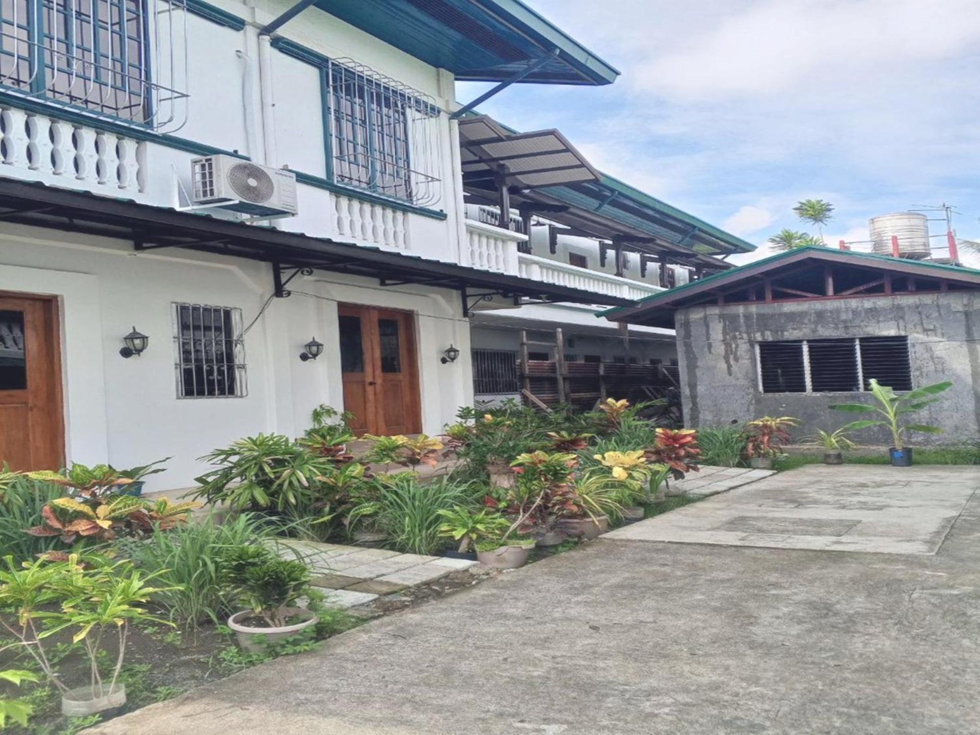 คาซา เท็นเทย์ Bed & Breakfast อีโลอีโลซิตี้ ภายนอก รูปภาพ
