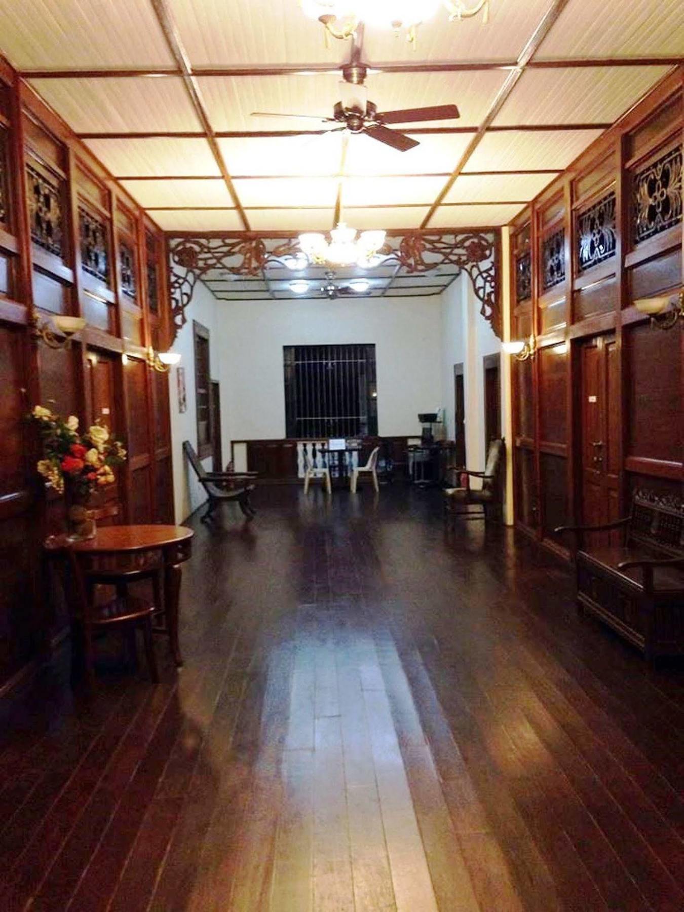 คาซา เท็นเทย์ Bed & Breakfast อีโลอีโลซิตี้ ภายนอก รูปภาพ