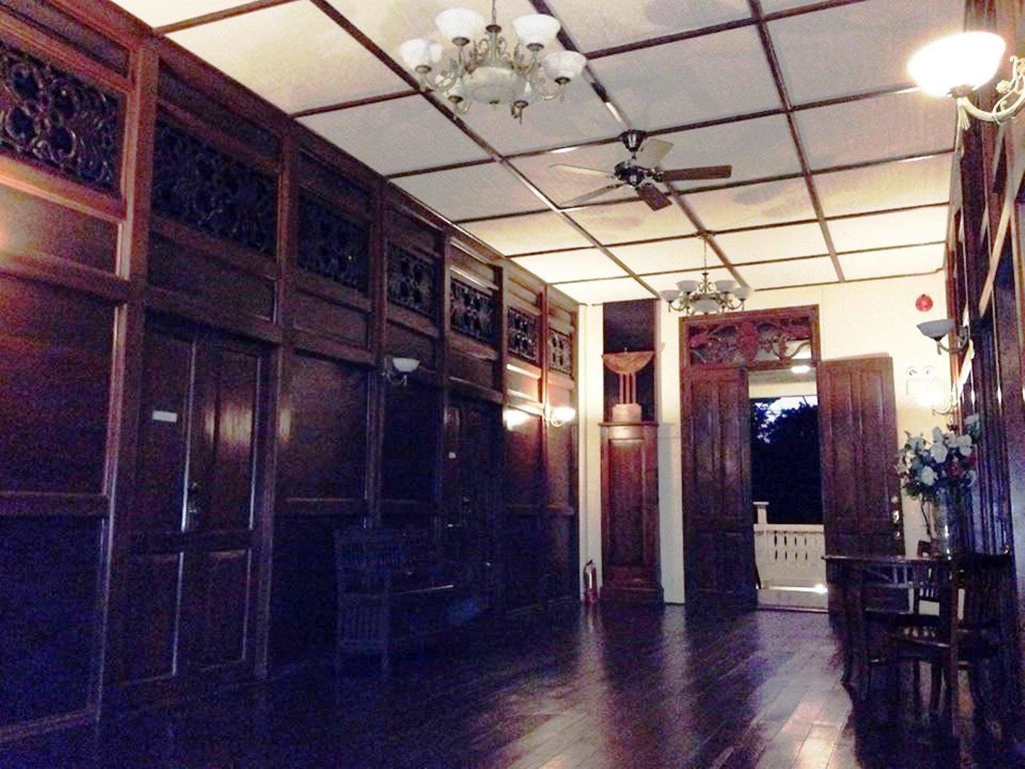 คาซา เท็นเทย์ Bed & Breakfast อีโลอีโลซิตี้ ภายนอก รูปภาพ